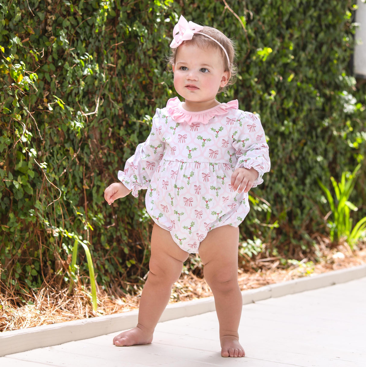 Christmas Berries and Bows Knit Bubble