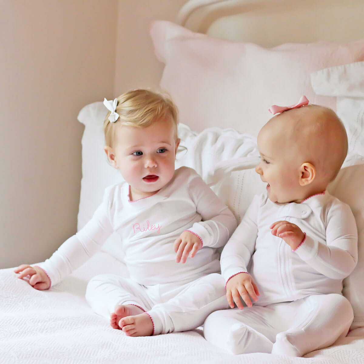 Solid White Color Trim Zip Sleeper