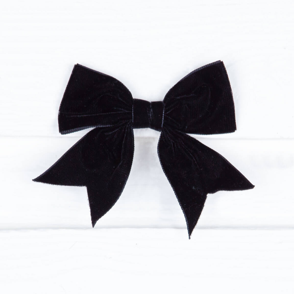 Velvet Classic Bow