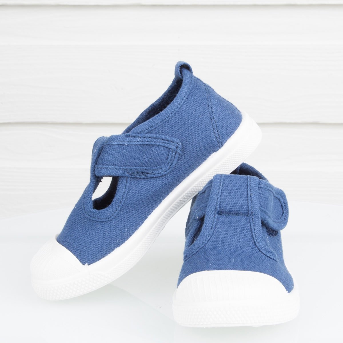 Chris Canvas Shoe