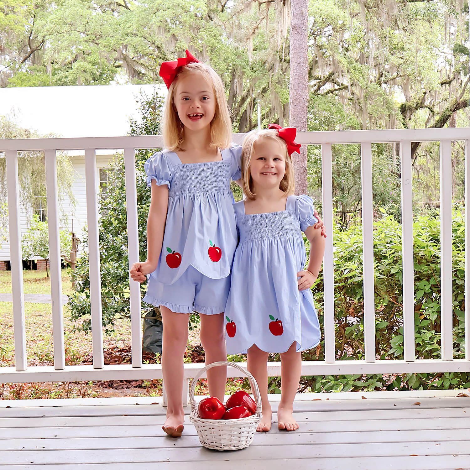 【I AM MARI】Wavy No Collar Balloon Three Quarter Short JK Apple Light Blue Elastic Smocked Short Set – Classic Whimsy